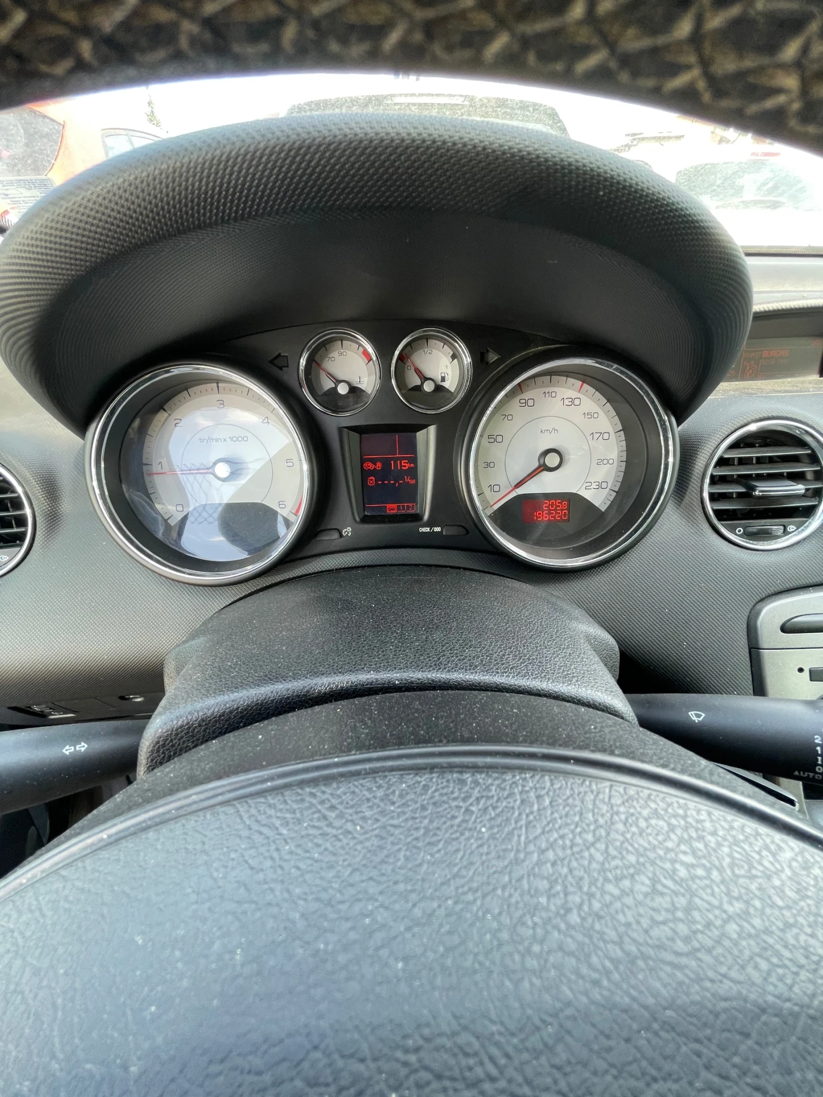 Peugeot 308 1.6 HDI-109к.с. - изображение 6