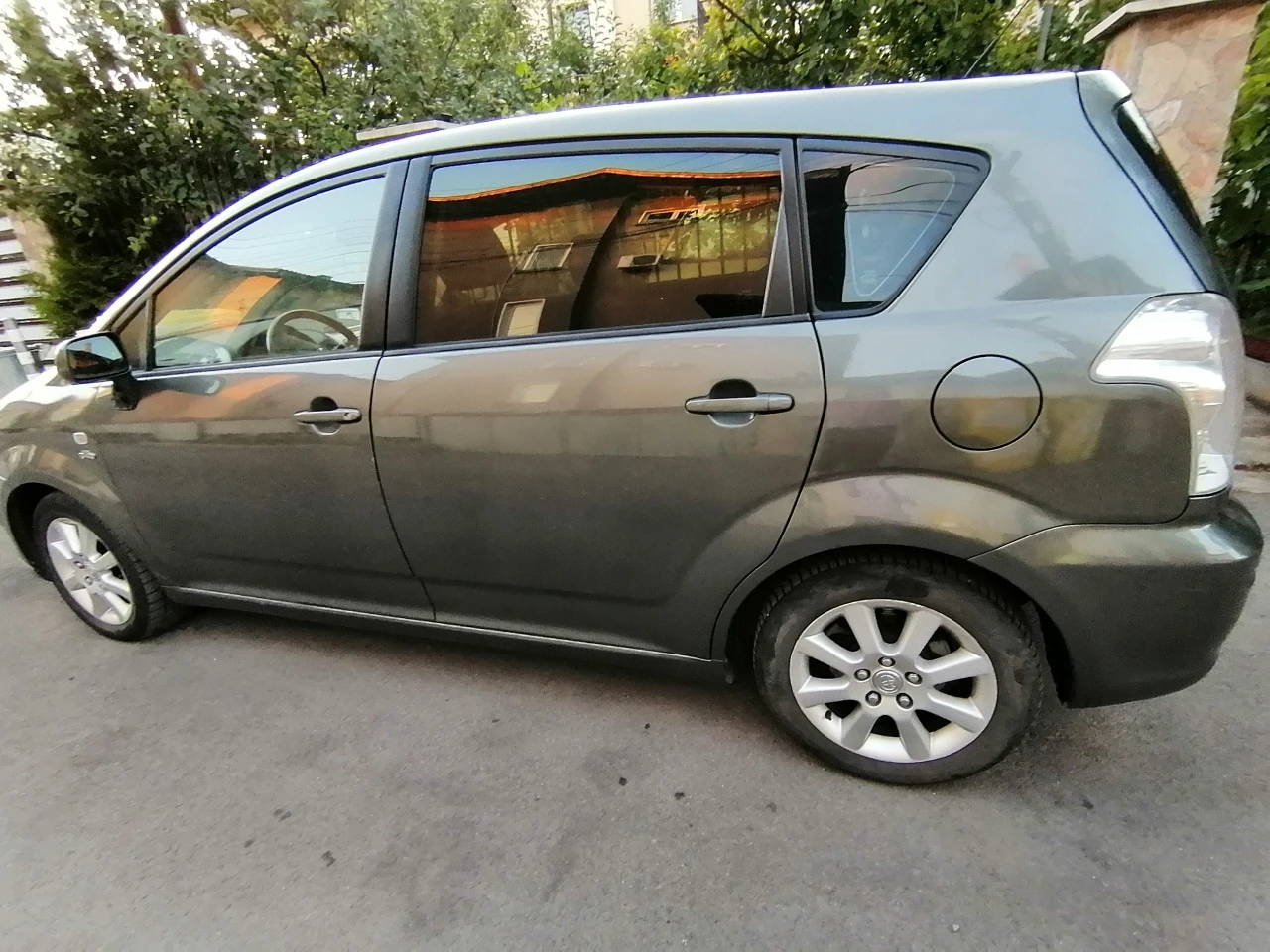 Toyota Corolla verso  - изображение 2