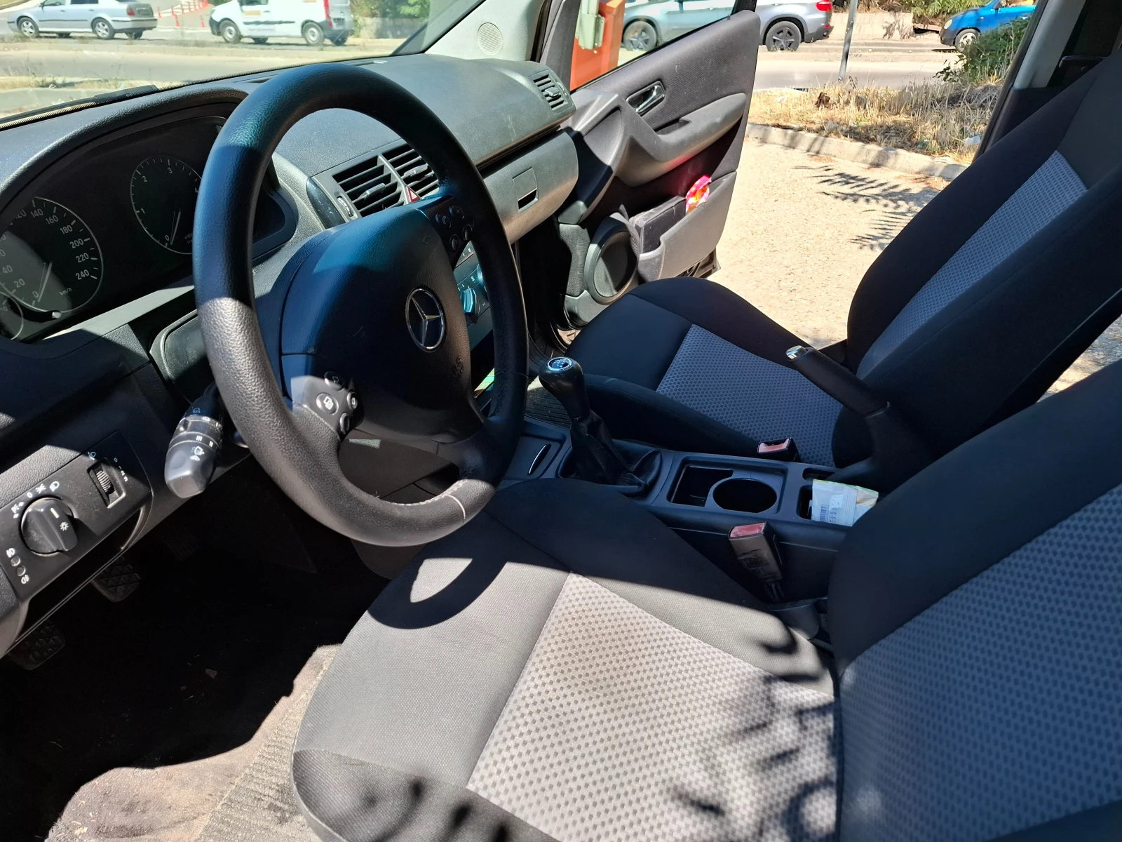 Mercedes-Benz A 180  - изображение 7