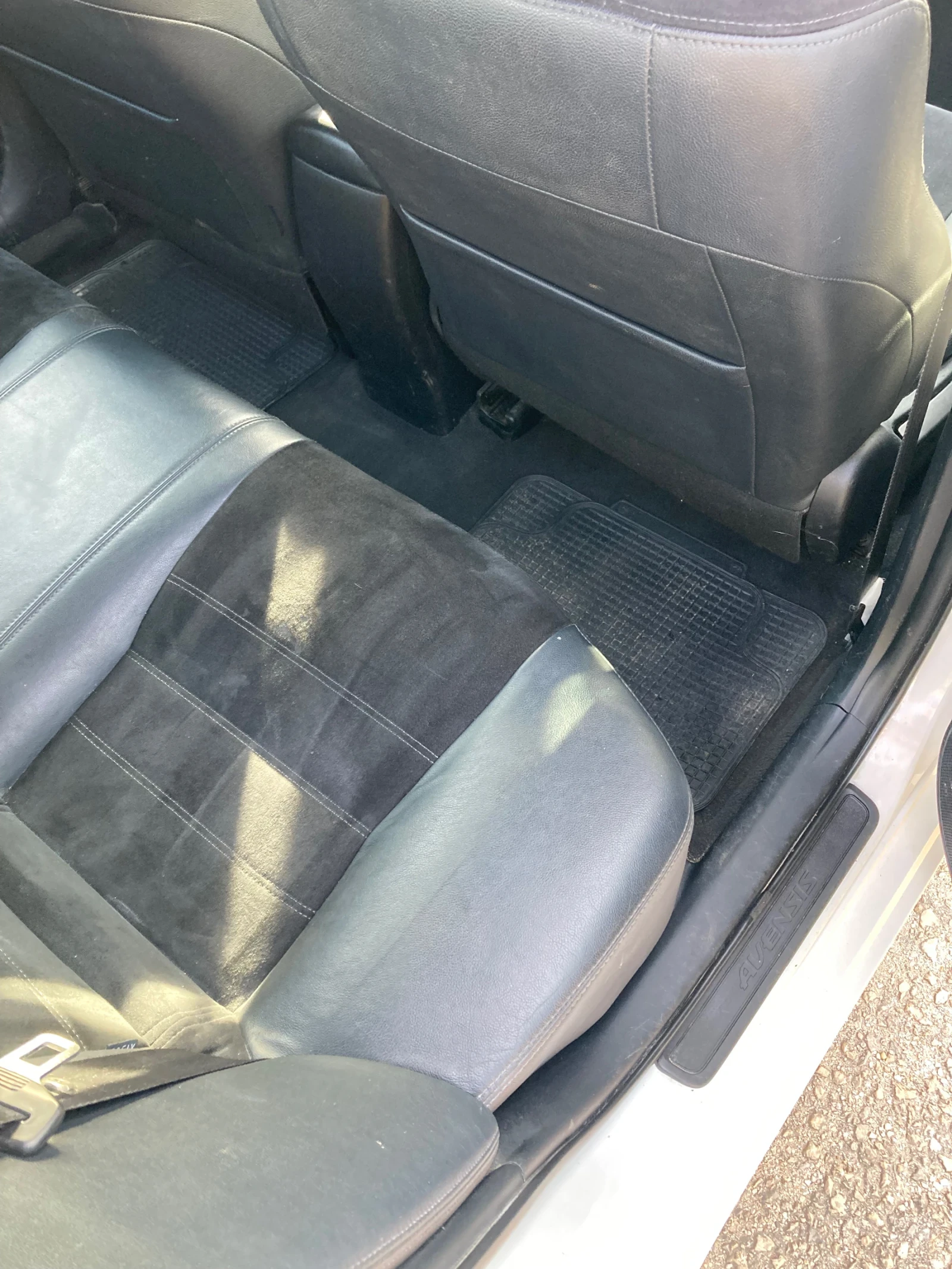 Toyota Avensis  - изображение 8