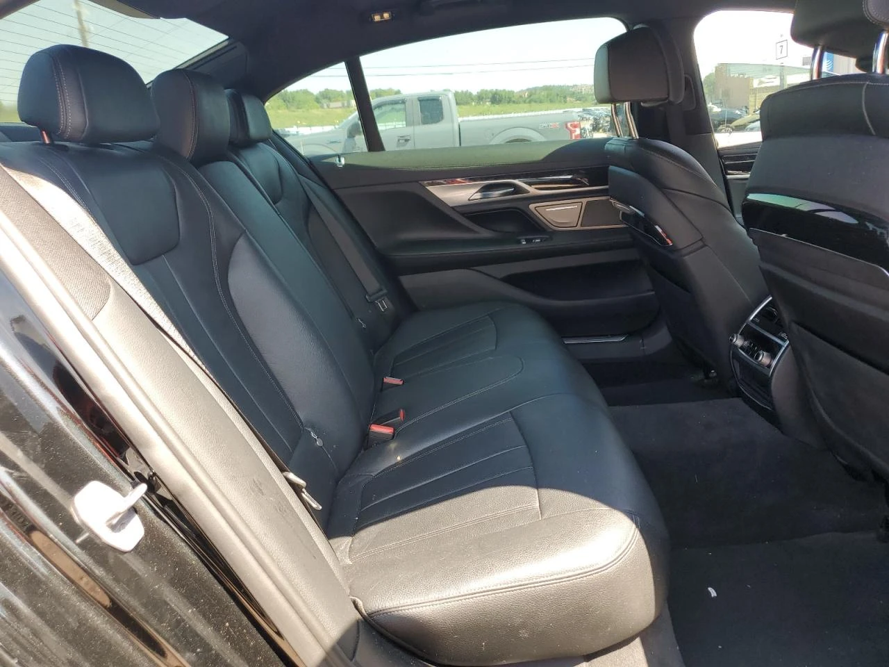 BMW 740 M* SPORT* ДИГИТАЛНО* ТАБЛО* ПОДГРЕВ* КАМЕРА* КЕЙЛЕ - изображение 10