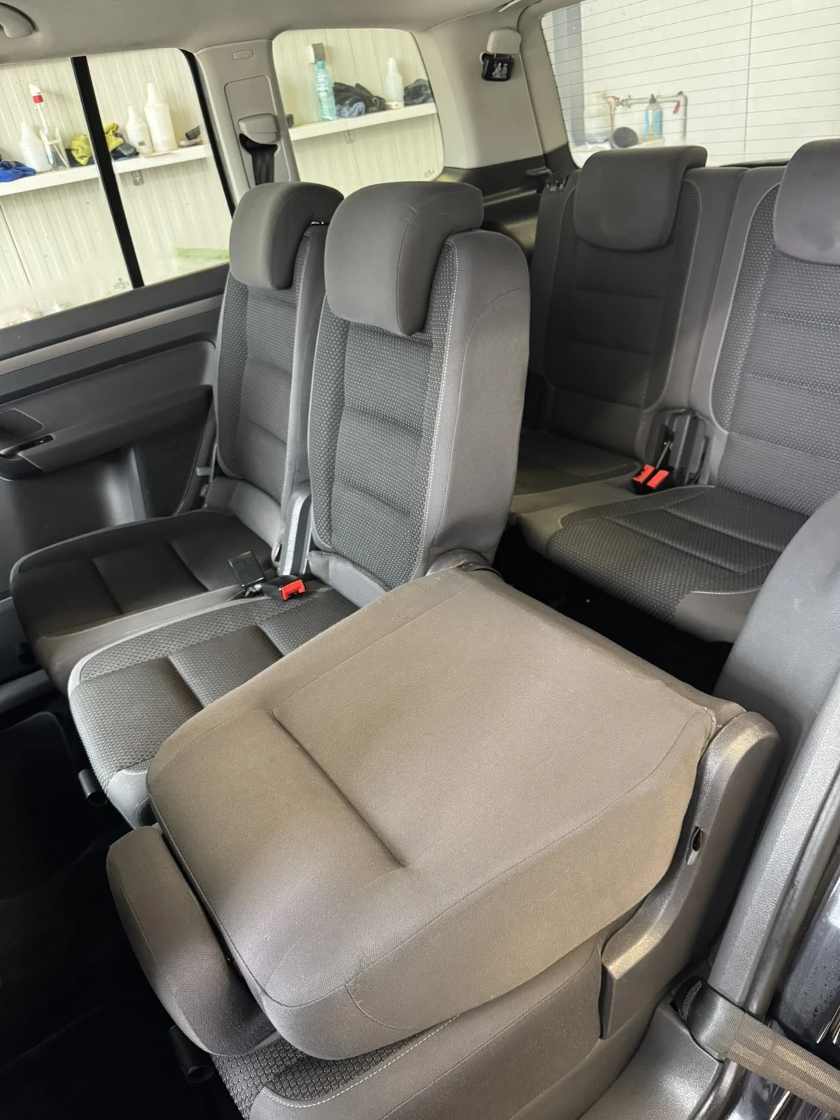 VW Touran 1.6 TDI 7- | Mobile.bg   13