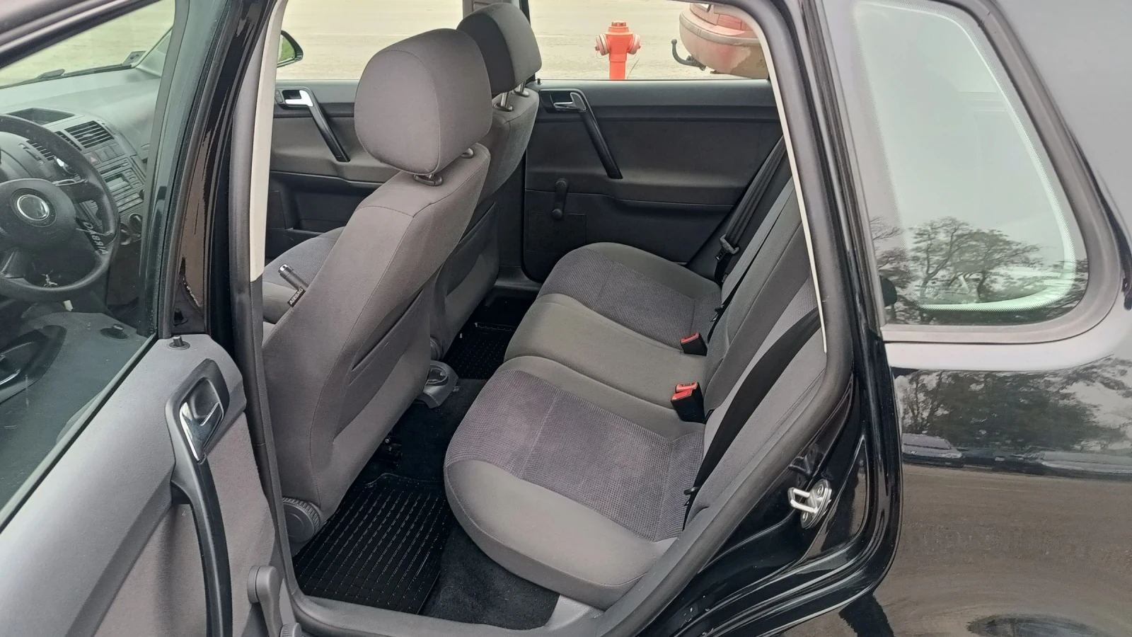 VW Polo 1.2i  55. 2006 | Mobile.bg   11