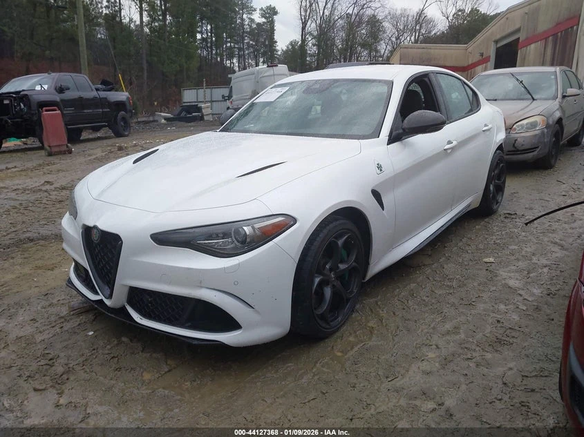 Alfa Romeo Giulia 2018 ALFA ROMEO GIULIA QUADRIFOGLIO RWD - изображение 3