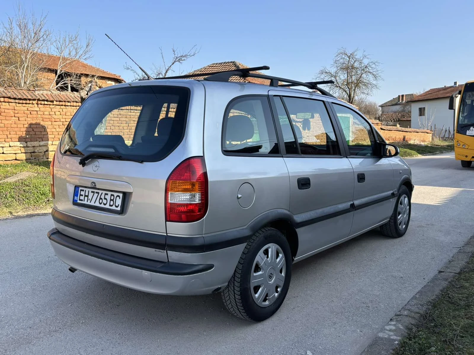 Opel Zafira 1.8 газов инж , снимка 4 - Автомобили и джипове - 53864066