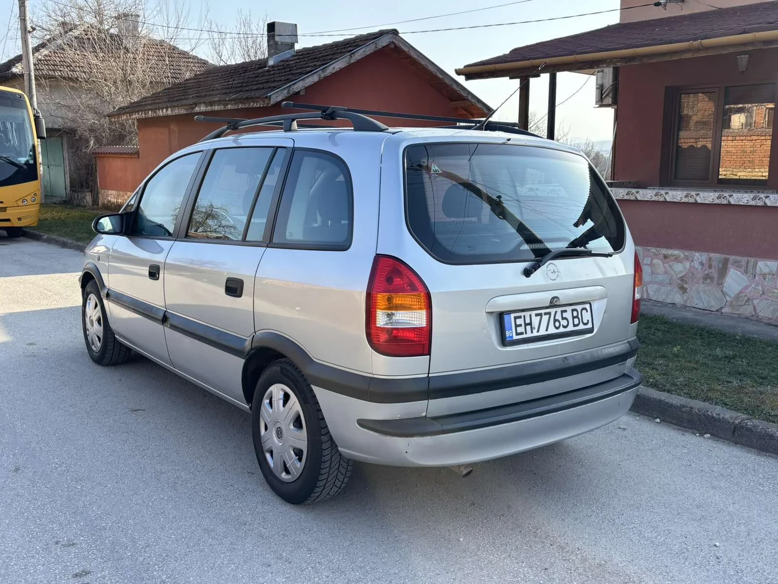 Opel Zafira 1.8 газов инж , снимка 3 - Автомобили и джипове - 53864066