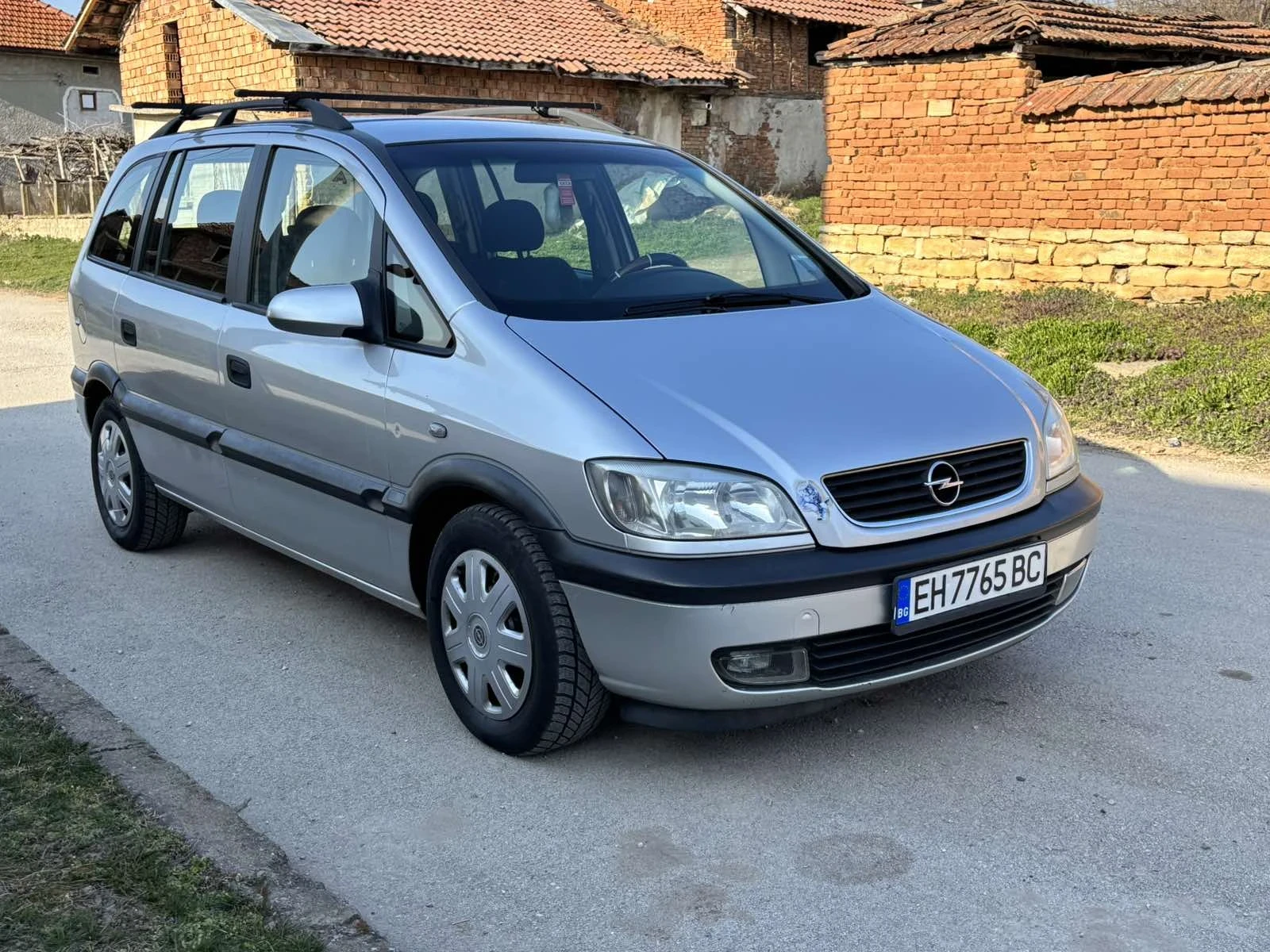 Opel Zafira 1.8 газов инж , снимка 2 - Автомобили и джипове - 53864066