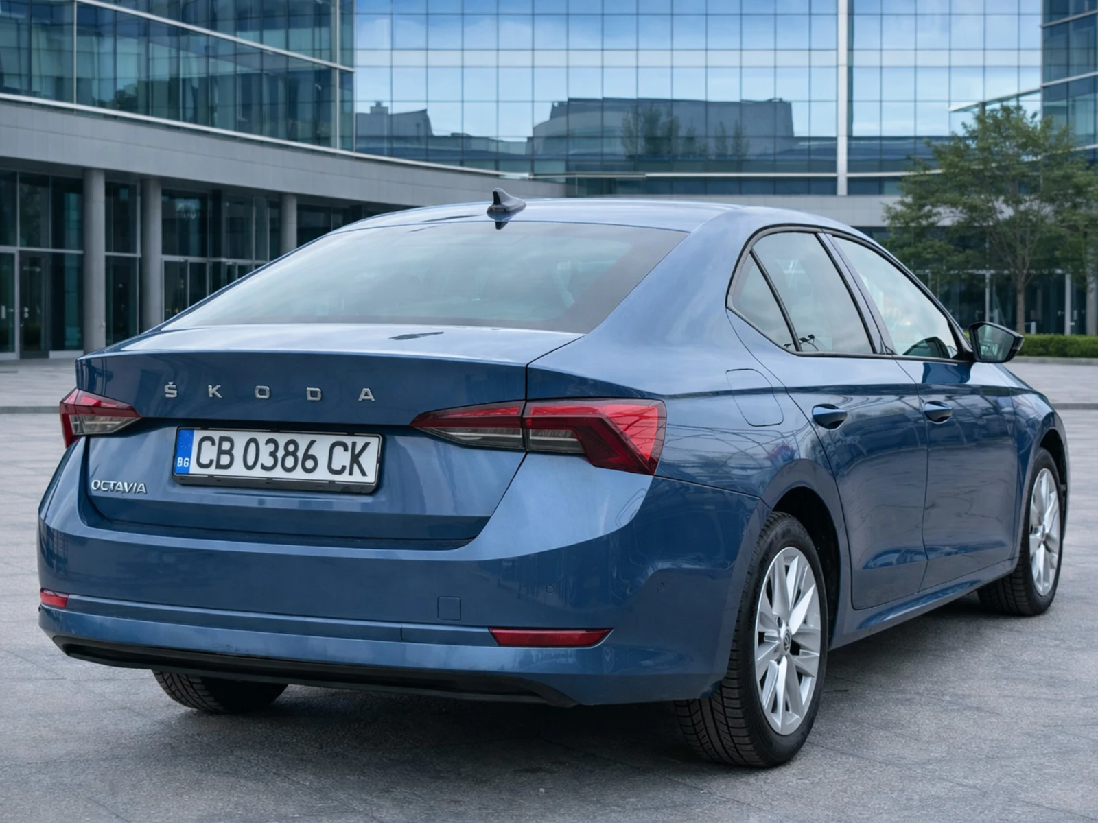 Skoda Octavia 2.0 TDI, снимка 4 - Автомобили и джипове - 54031591