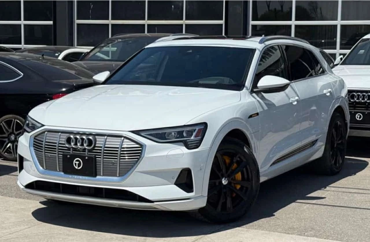 Audi E-Tron * Technik * PANO * 360 * ОБДУХВАНЕ * ПАМЕТ | Auto.bg — изображение 1