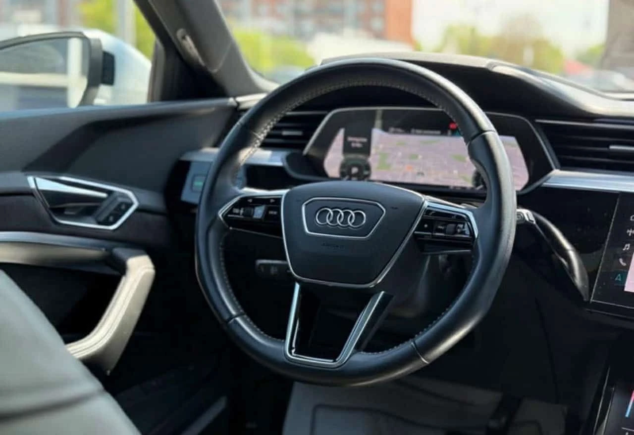 Audi E-Tron * Technik * PANO * 360 * ОБДУХВАНЕ * ПАМЕТ, снимка 6 - Автомобили и джипове - 54117096