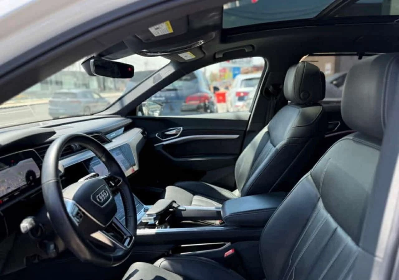 Audi E-Tron * Technik * PANO * 360 * ОБДУХВАНЕ * ПАМЕТ, снимка 11 - Автомобили и джипове - 54117096