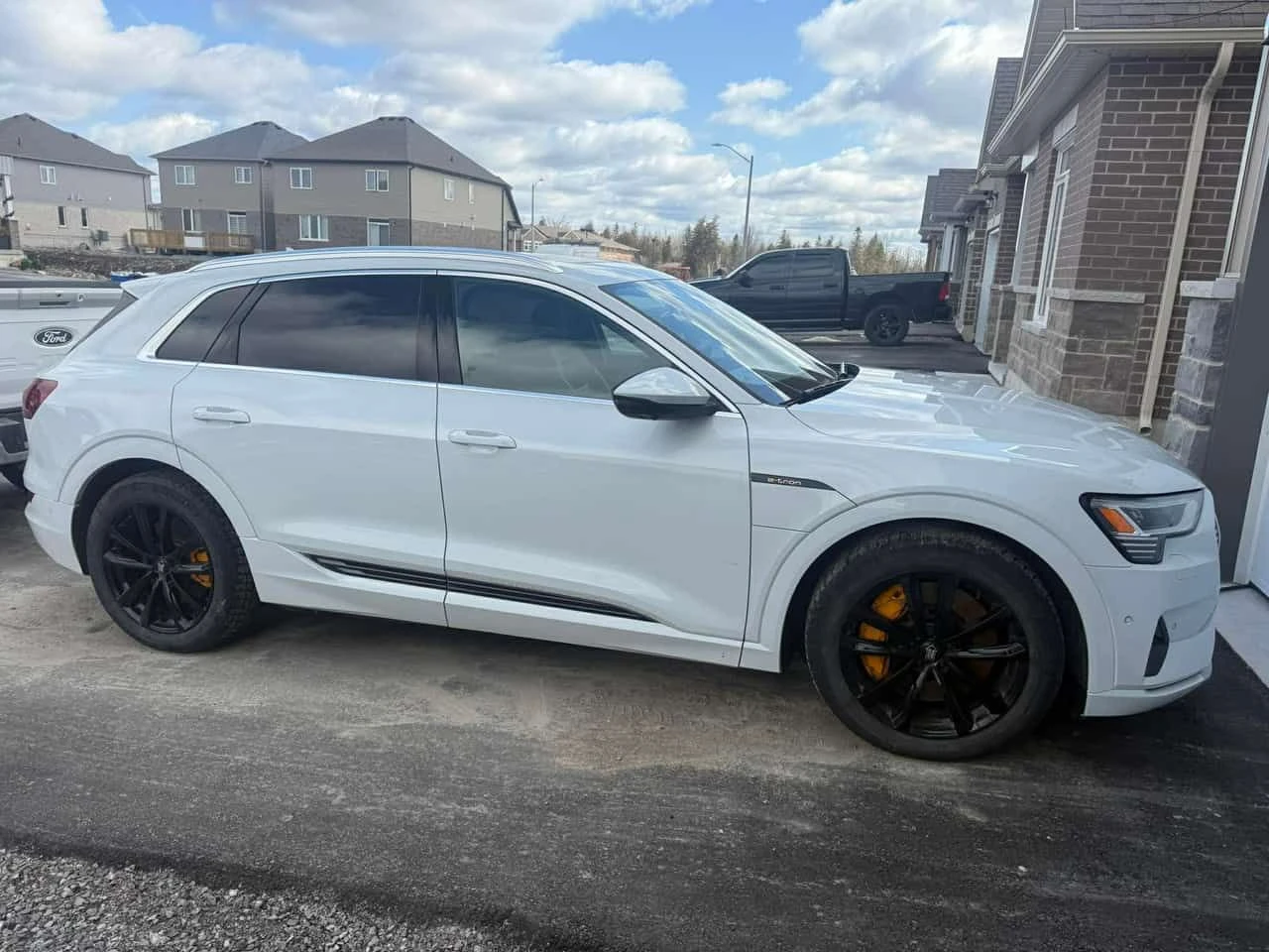 Audi E-Tron * Technik * PANO * 360 * ОБДУХВАНЕ * ПАМЕТ, снимка 2 - Автомобили и джипове - 54117096