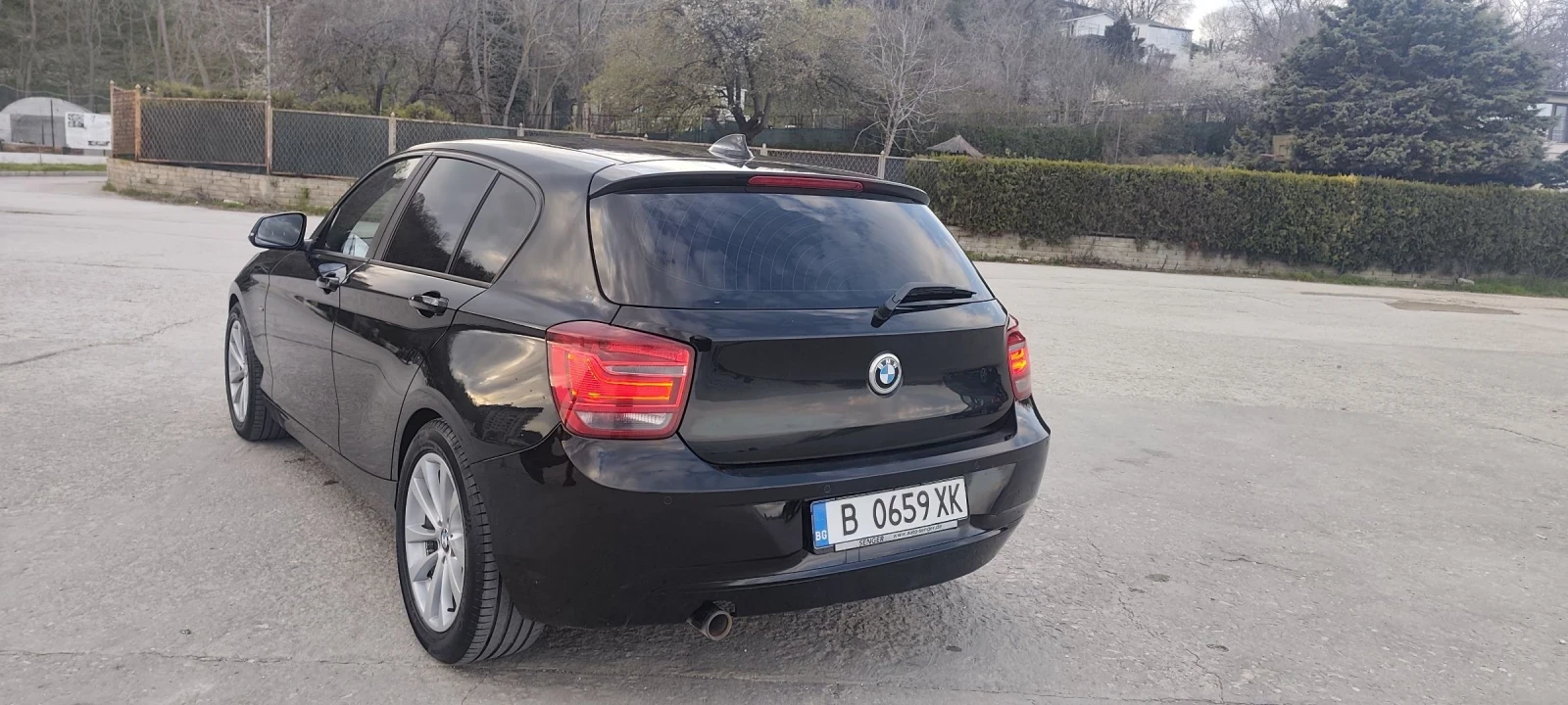 BMW 118 D Напълно обслужен , снимка 3 - Автомобили и джипове - 54159676