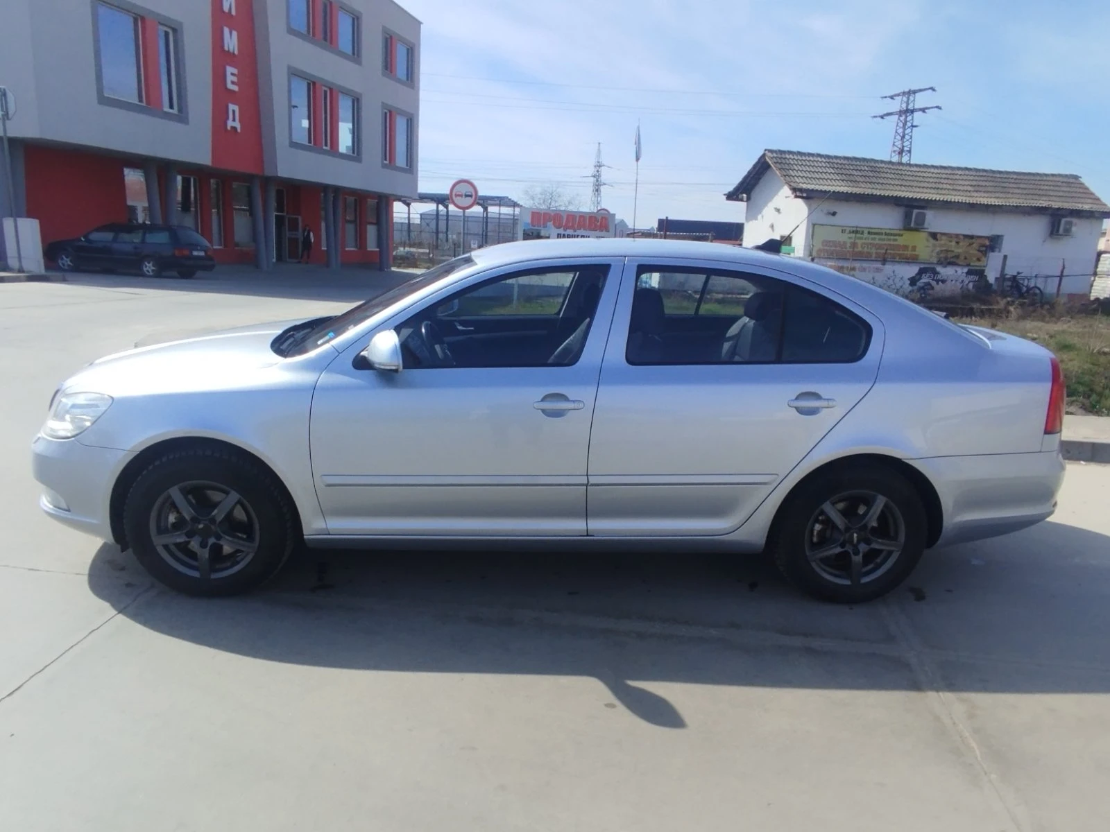 Skoda Octavia 1.8, снимка 2 - Автомобили и джипове - 54379213