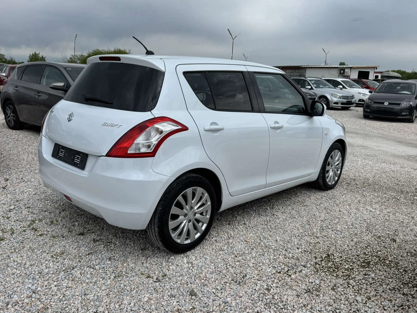 Suzuki Swift 1.2vvt GL Style, снимка 4 - Автомобили и джипове - 54389520