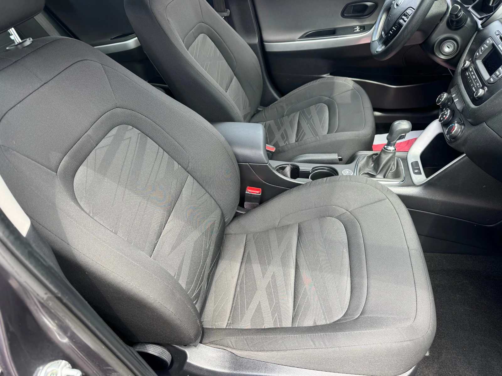 Kia Ceed 1.4 i GPL, снимка 8 - Автомобили и джипове - 54799183