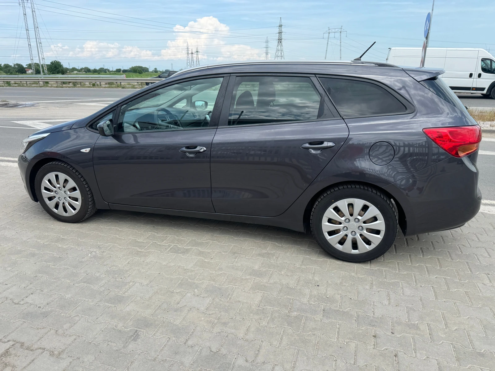 Kia Ceed 1.4 i GPL, снимка 3 - Автомобили и джипове - 54799183
