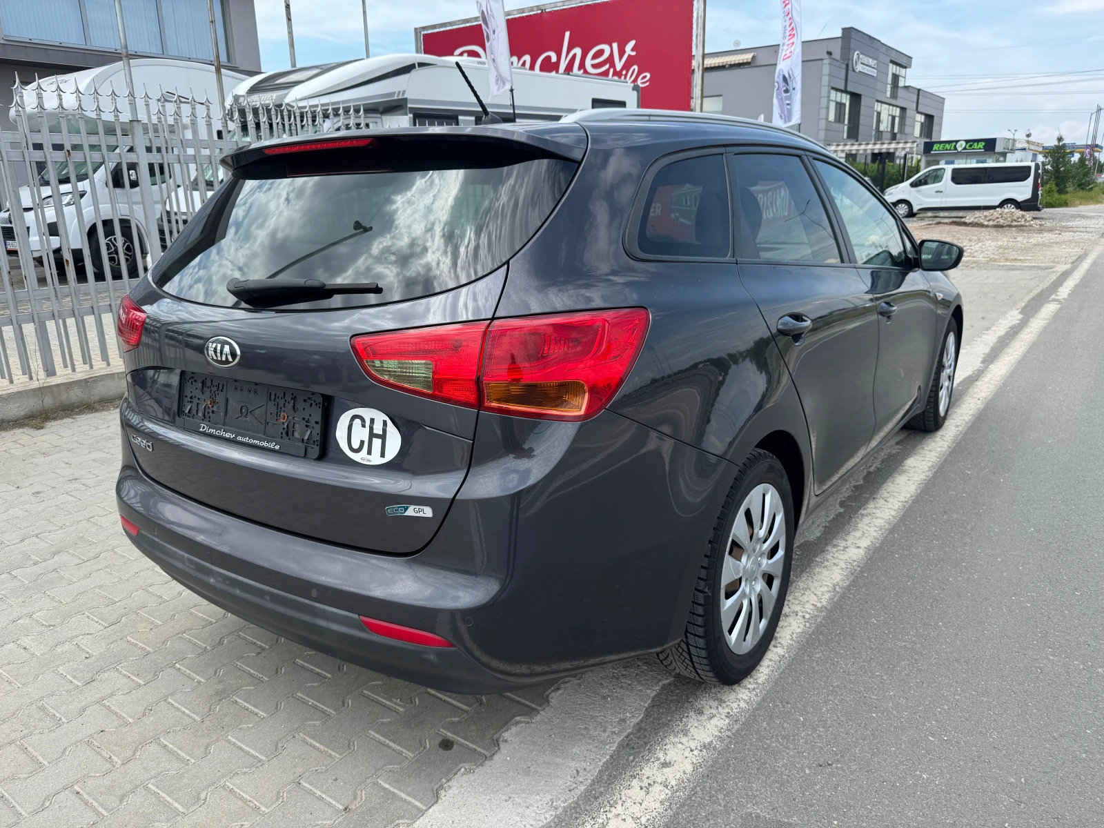 Kia Ceed 1.4 i GPL, снимка 6 - Автомобили и джипове - 54799183