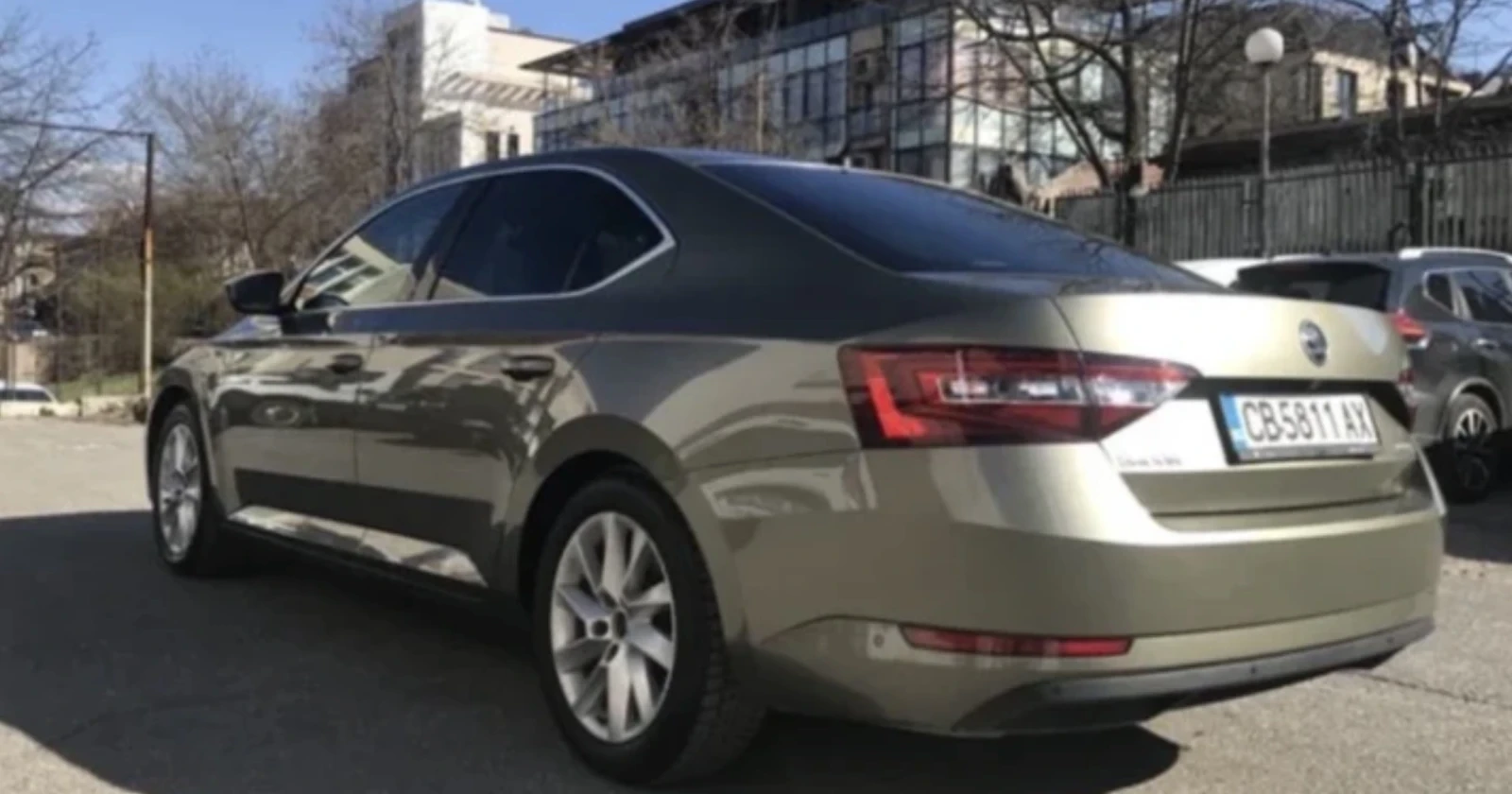 Skoda Superb 2.0 TDI DSG 150 к.с, снимка 3 - Автомобили и джипове - 54894178