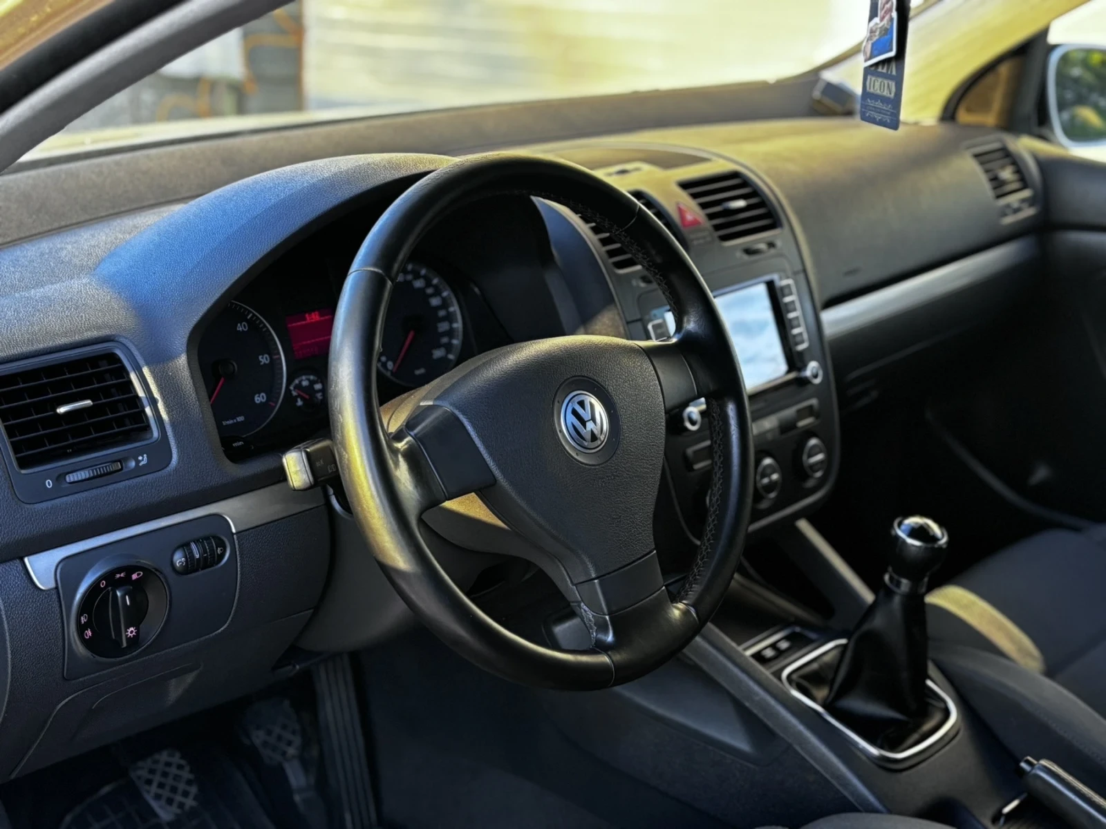 VW Golf 1.9, снимка 7 - Автомобили и джипове - 54955579