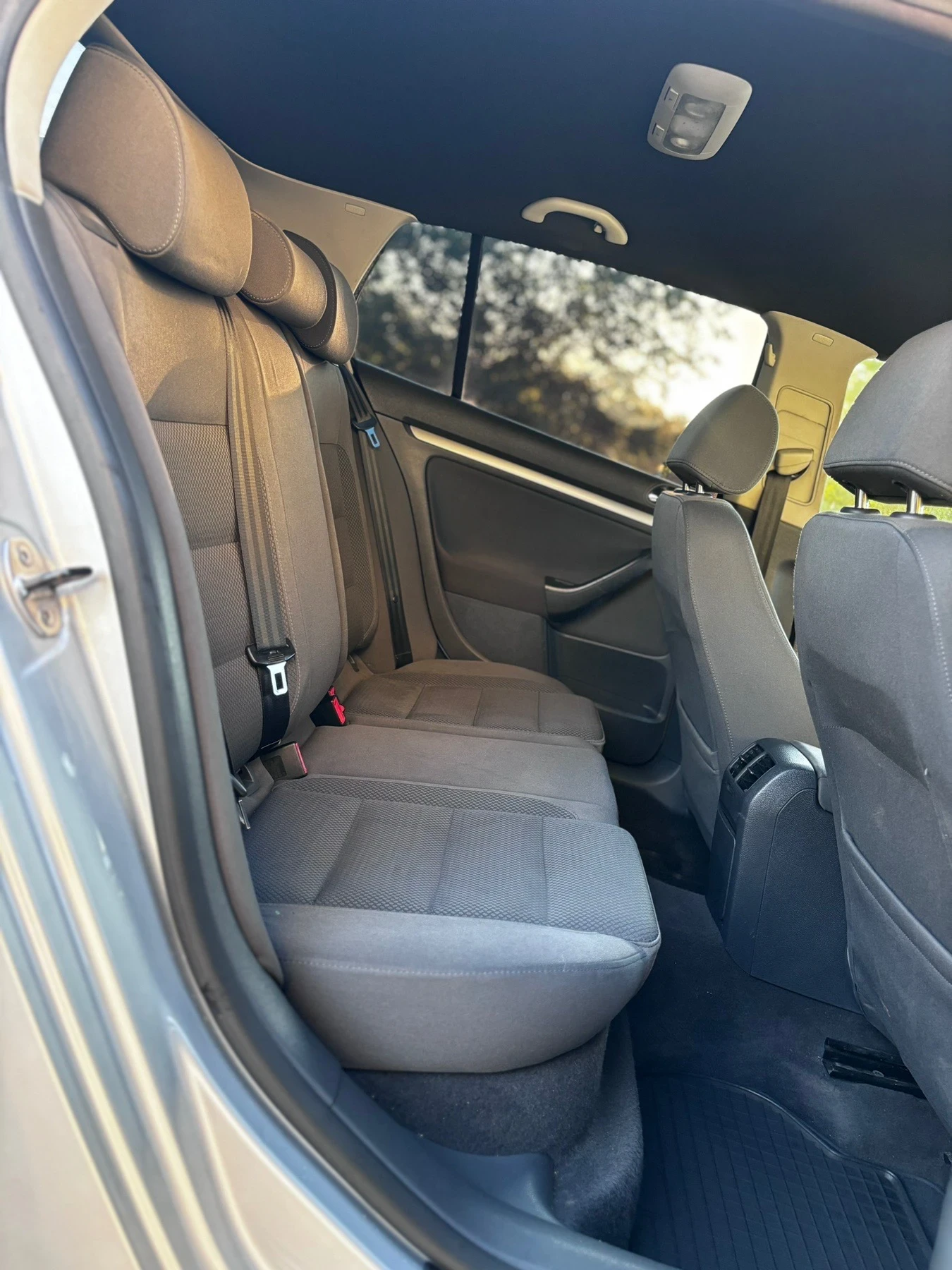 VW Golf 1.9, снимка 13 - Автомобили и джипове - 54955579