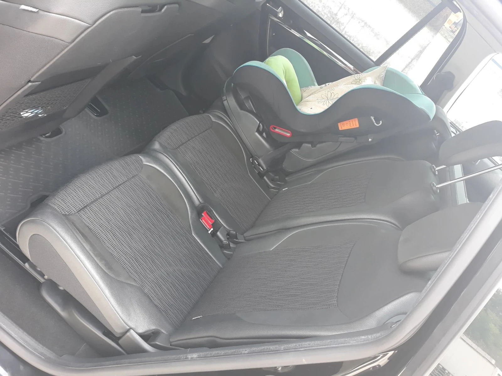Citroen Grand C4 Picasso, снимка 6 - Автомобили и джипове - 54970139