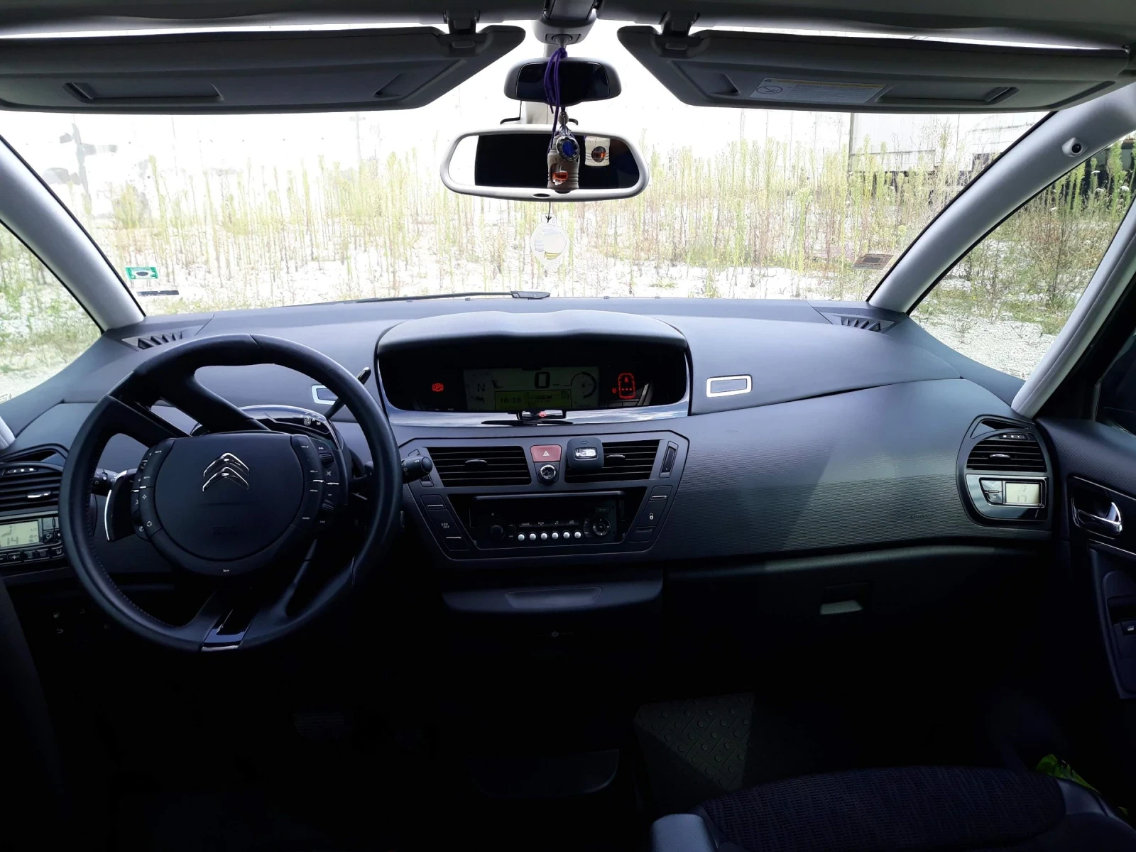 Citroen Grand C4 Picasso, снимка 7 - Автомобили и джипове - 54970139