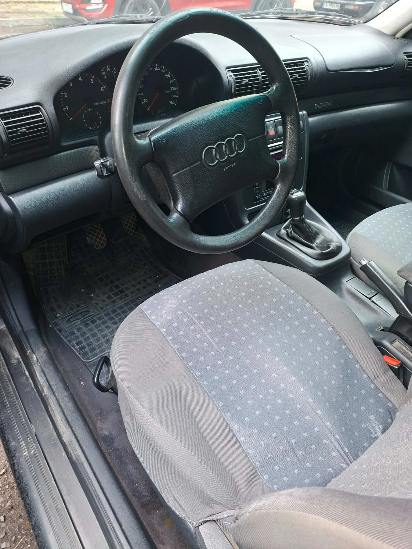Audi A4 1.8 бензин 4?4 Quatro , снимка 3 - Автомобили и джипове - 55147564