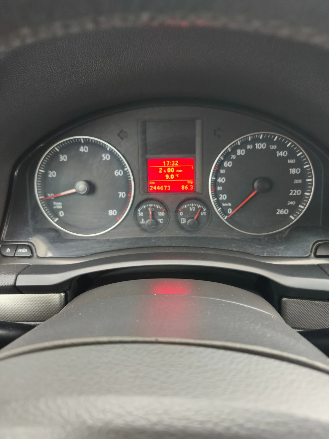 VW Golf 1.6 fsi, снимка 6 - Автомобили и джипове - 55340372