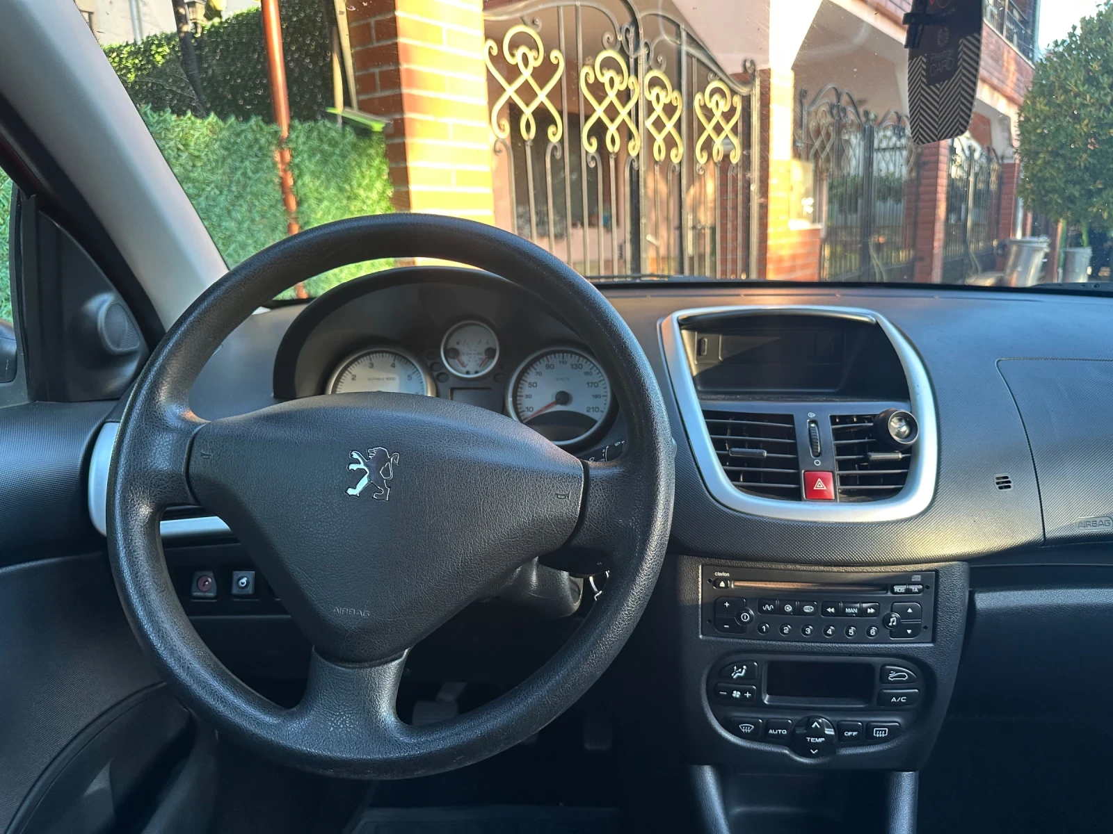 Peugeot 206 Пежо 206+ Газ/Бензин, снимка 7 - Автомобили и джипове - 56329737