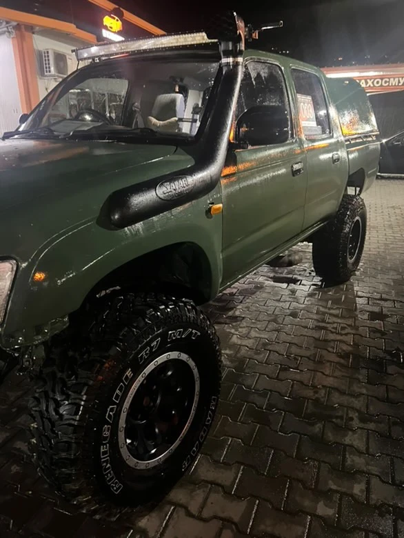 Toyota Hilux, снимка 9 - Автомобили и джипове - 53662241