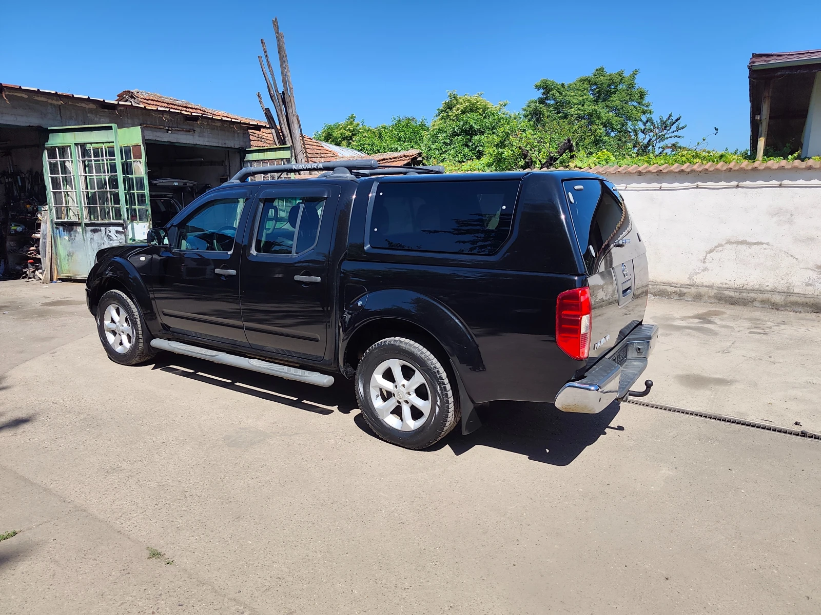 Nissan Navara 2.5TD HARDTOP, снимка 8 - Автомобили и джипове - 54698979