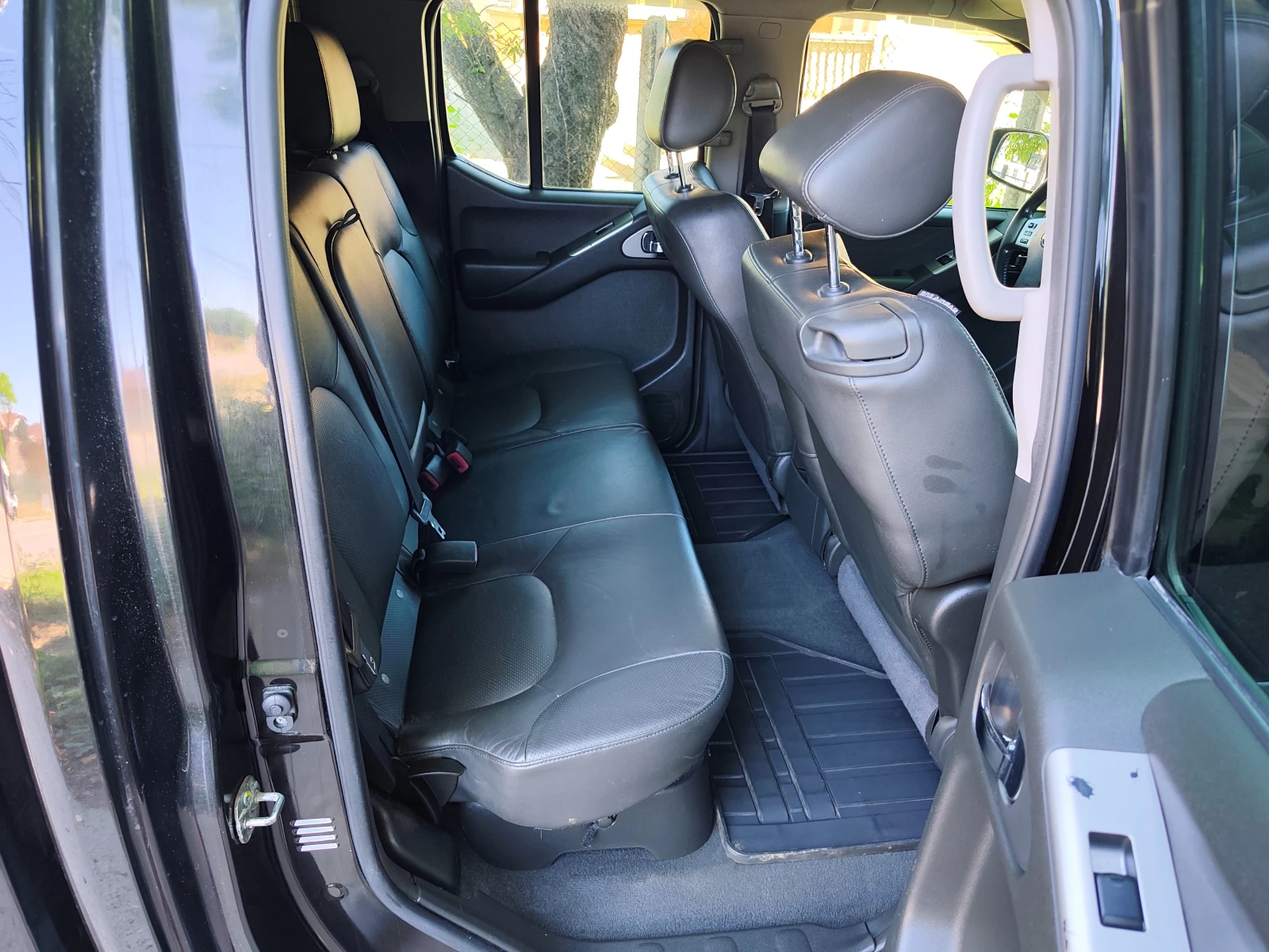 Nissan Navara 2.5TD HARDTOP, снимка 12 - Автомобили и джипове - 54698979