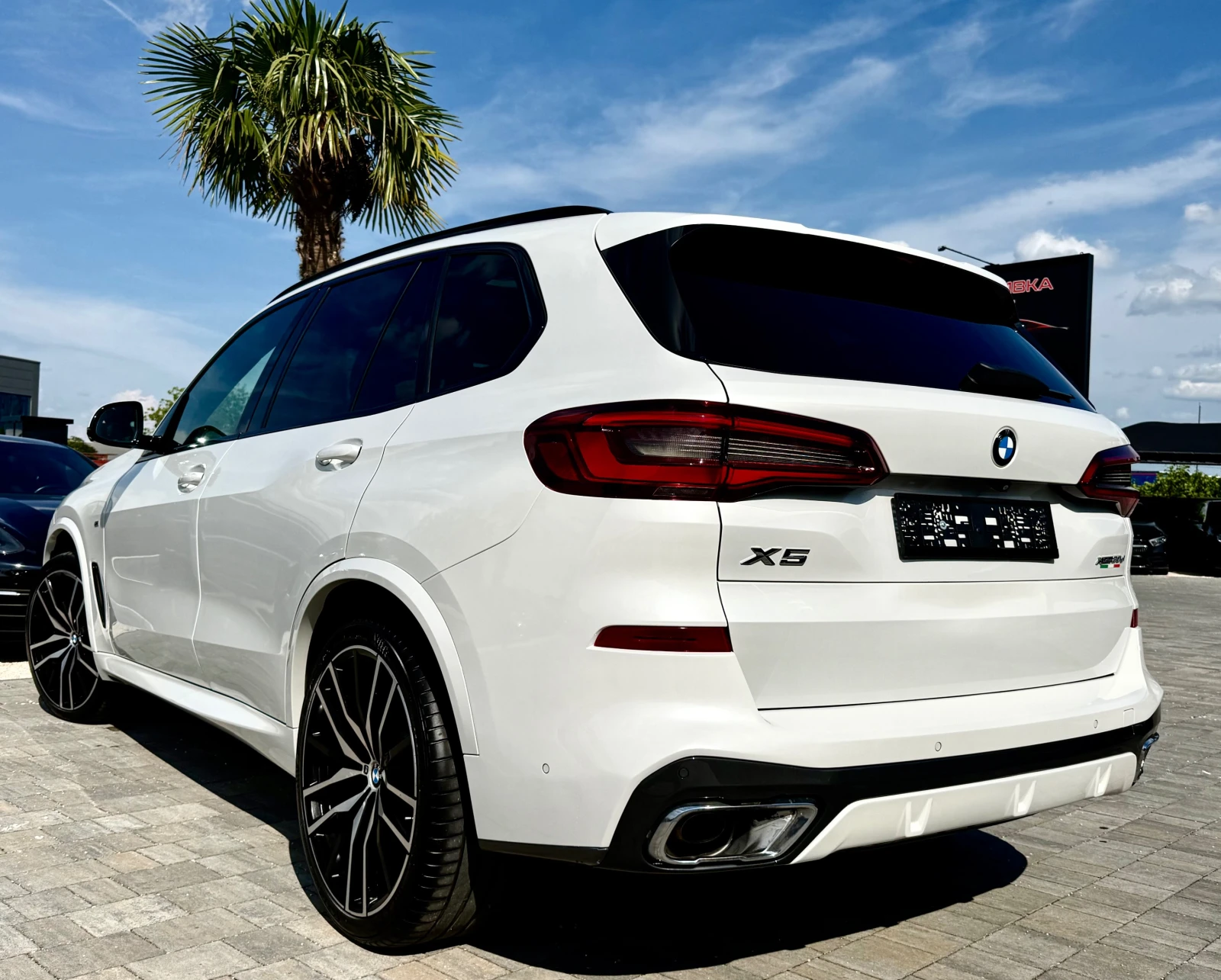 BMW X5 3.0D* M-PAKET SWAROVSKI FULL MAX, снимка 2 - Автомобили и джипове - 54823494