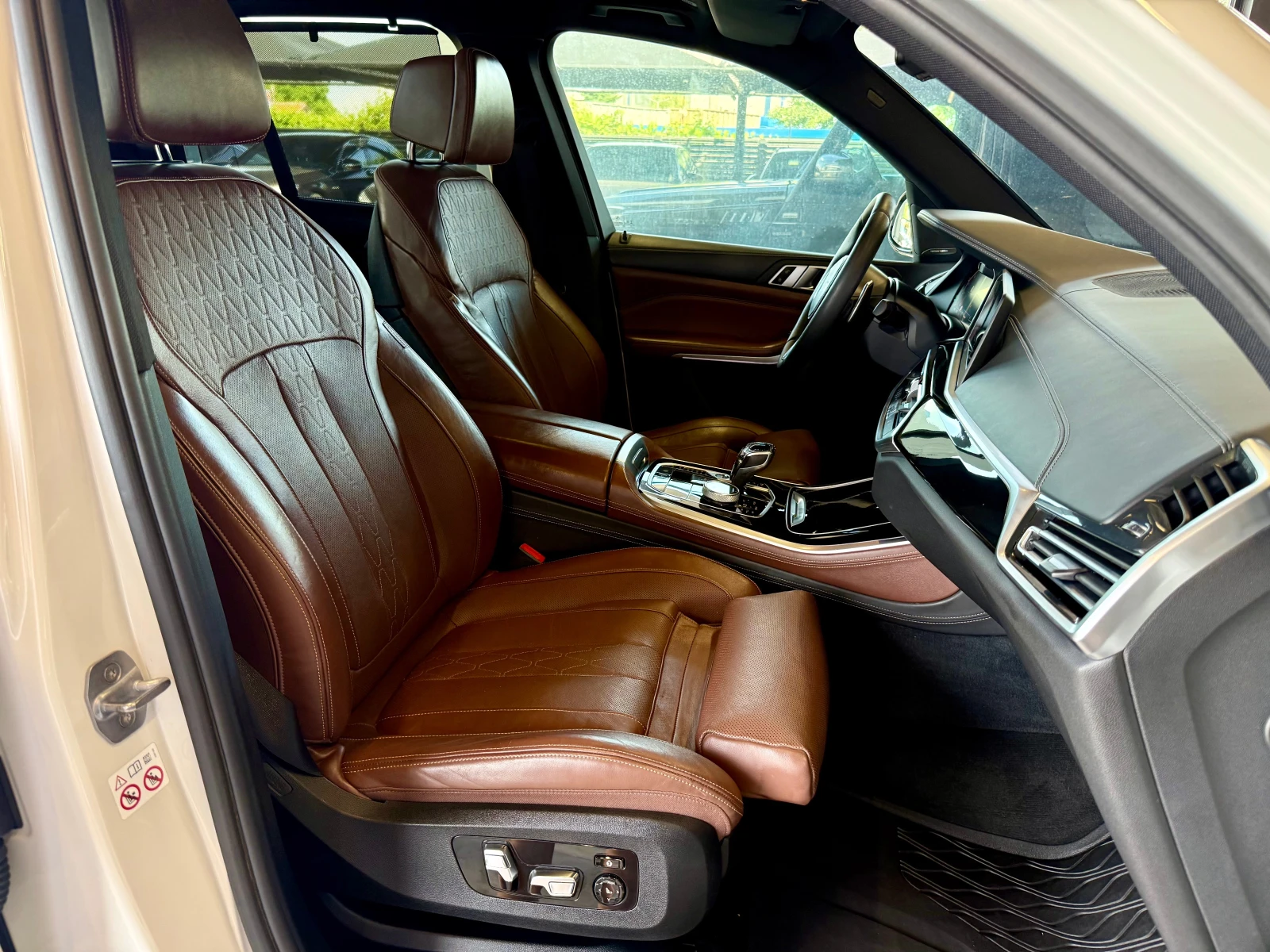BMW X5 3.0D* M-PAKET SWAROVSKI FULL MAX, снимка 11 - Автомобили и джипове - 54823494