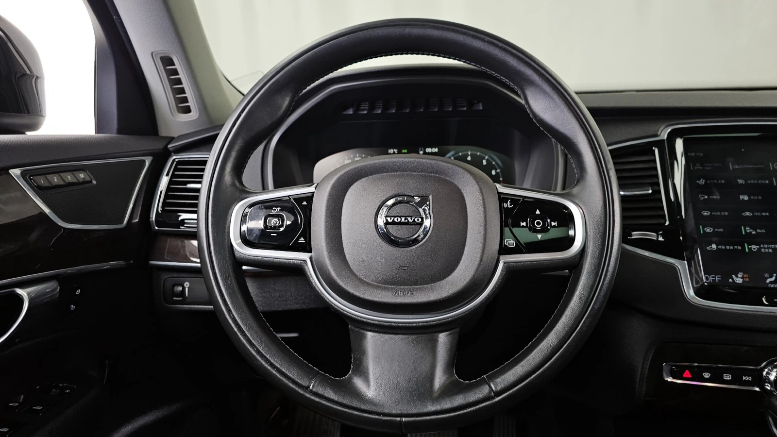 Volvo Xc90 T6* Momentum* Navi* Camera* Pano* HeadUp, снимка 10 - Автомобили и джипове - 55252021