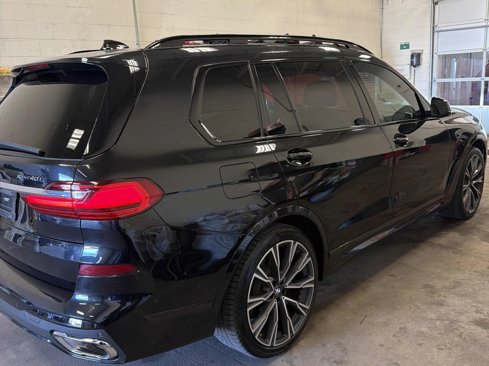 BMW X7 xDrive40i / АВТОКРЕДИТ, снимка 3 - Автомобили и джипове - 56228052