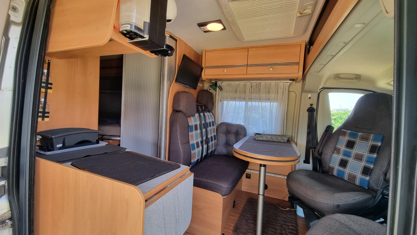 Кемпер Possl RoadCruiser 6.50м, 180к.с. Автоматик, снимка 13 - Каравани и кемпери - 55628751