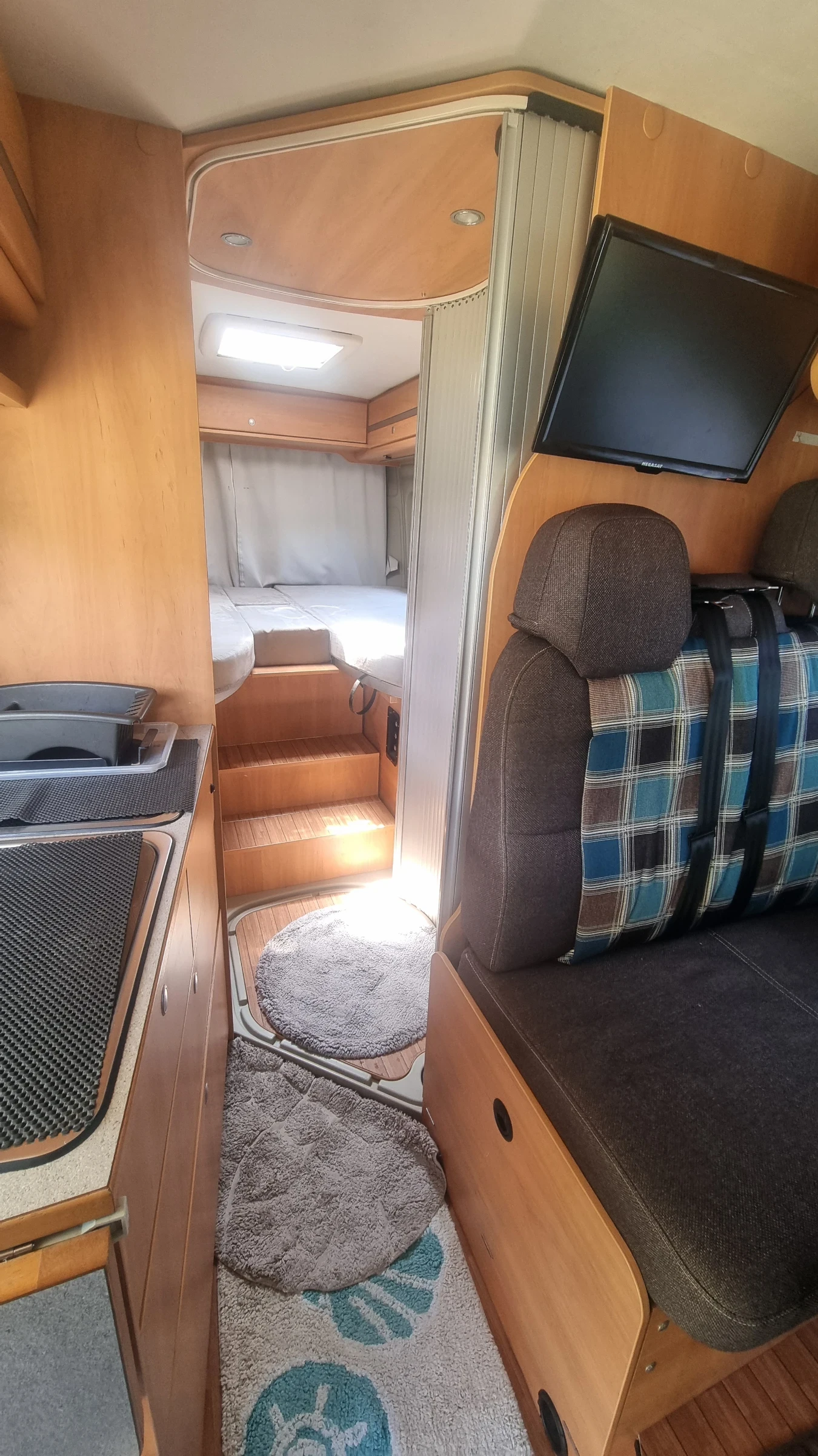 Кемпер Possl RoadCruiser 6.50м, 180к.с. Автоматик, снимка 11 - Каравани и кемпери - 55628751