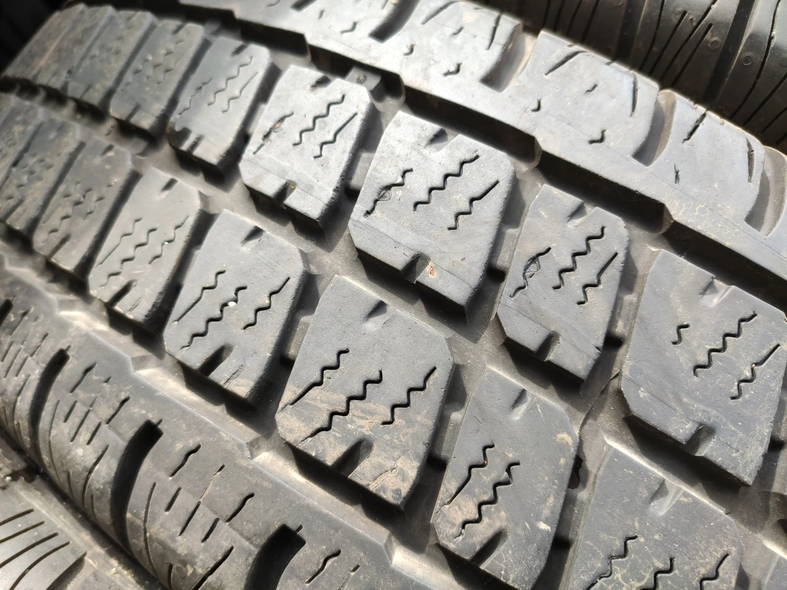 Гуми Всесезонни 195/75R16