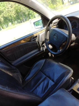 Mercedes-Benz E 200, снимка 5