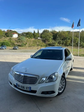     Mercedes-Benz E 220 //