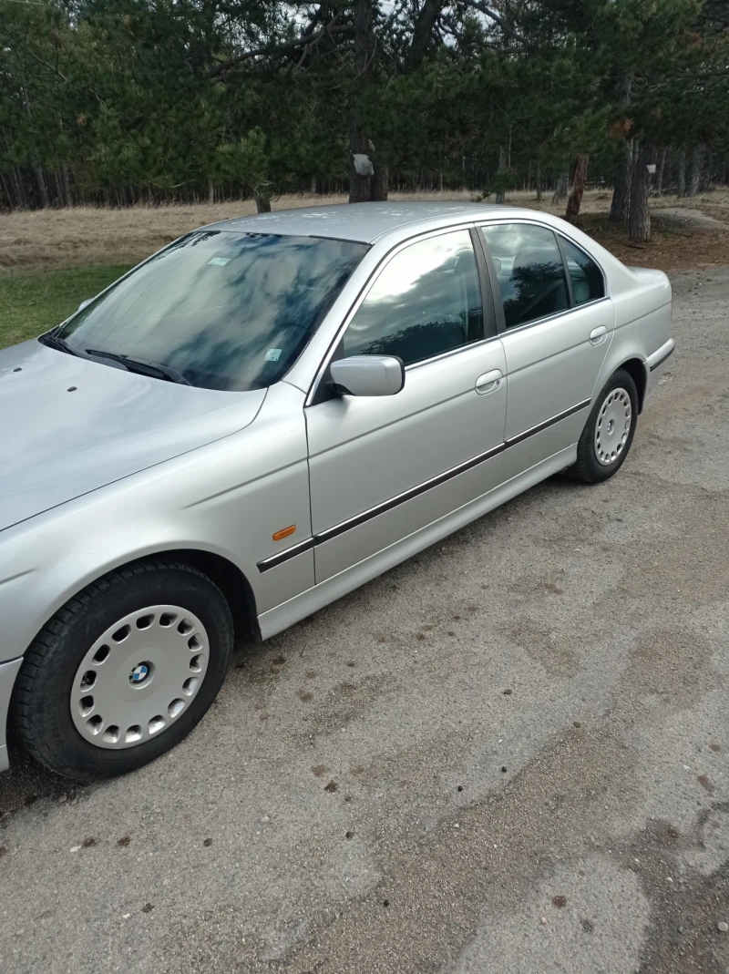 BMW 525, снимка 1 - Автомобили и джипове - 48359895