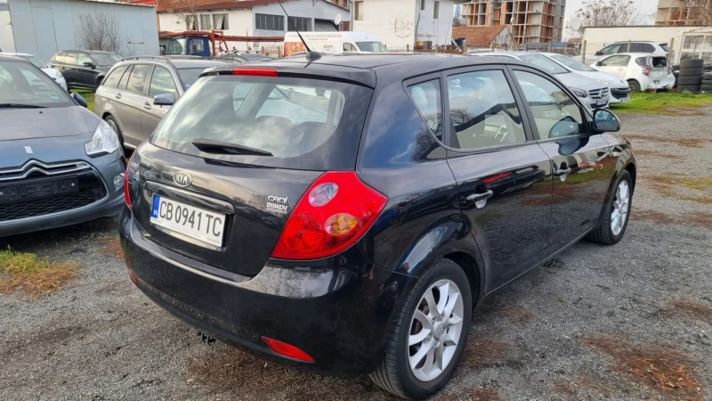 Kia Ceed 1.6Crdi Автоматик, обслужена, го, каско, снимка 5 - Автомобили и джипове - 48612281