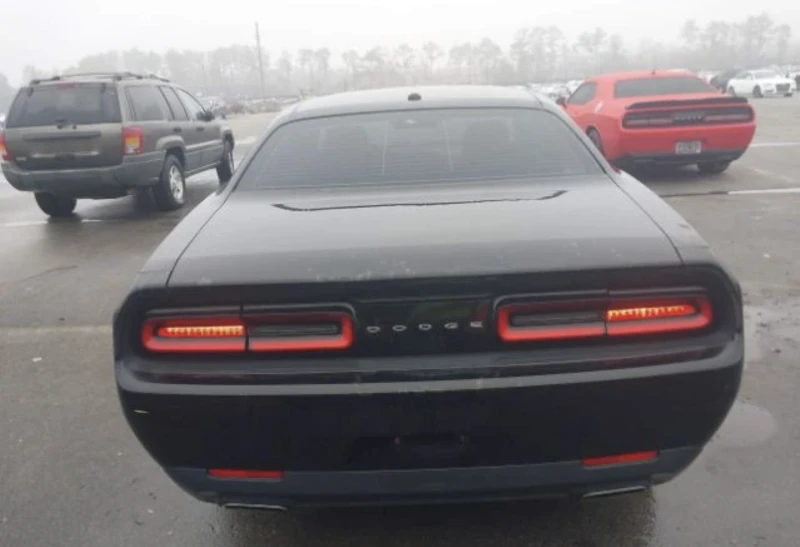 Dodge Challenger SXT, снимка 8 - Автомобили и джипове - 49272695