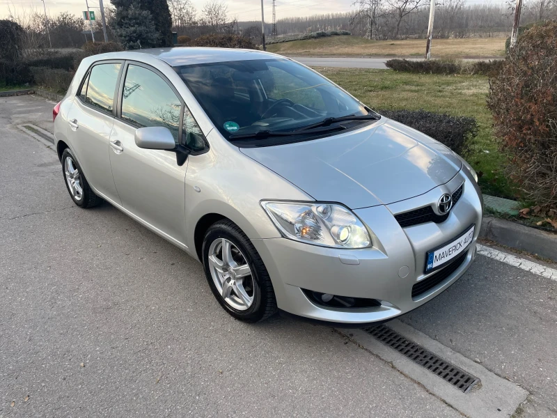 Toyota Auris 1.6i бензин , ксенон , безключово палене, снимка 1 - Автомобили и джипове - 49535414