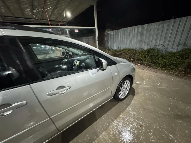 Mazda 5, снимка 10 - Автомобили и джипове - 49775378