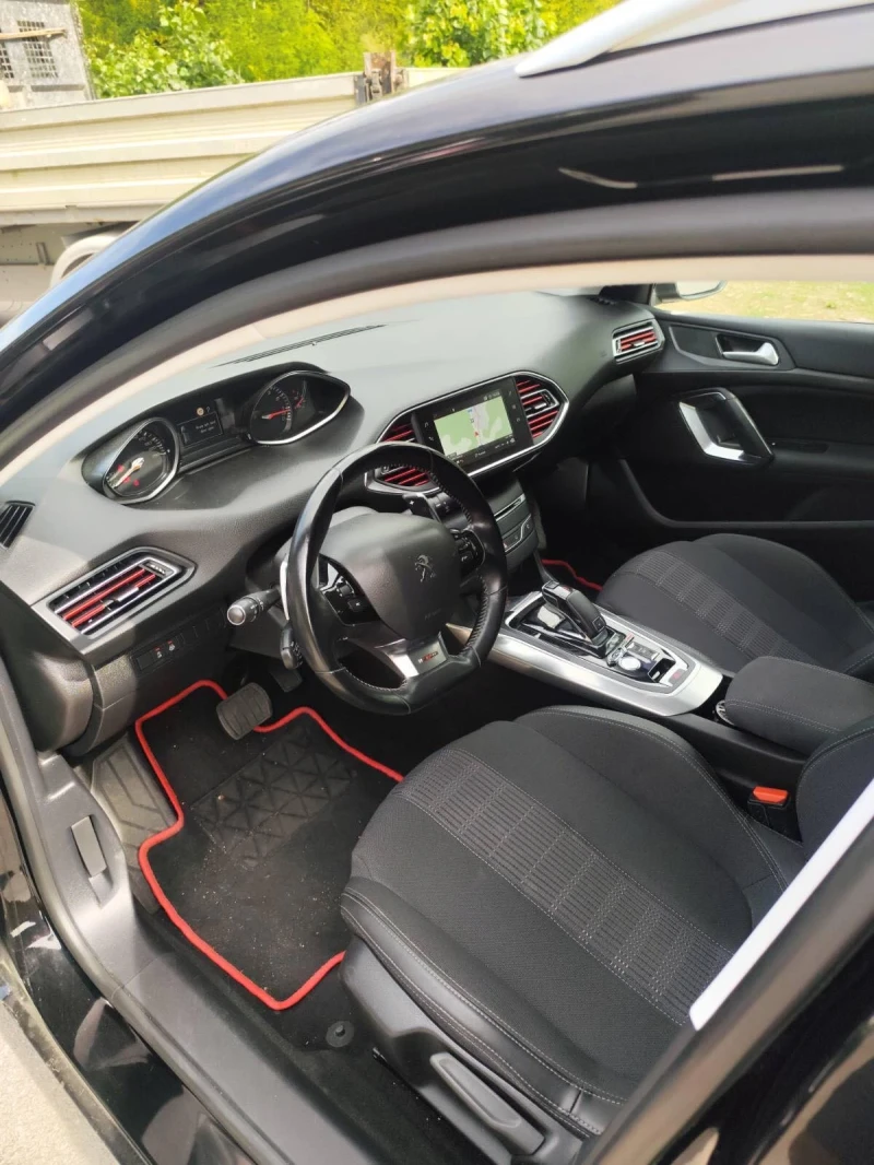 Peugeot 308 1.2 бензин GT 130 коня турбо, снимка 10 - Автомобили и джипове - 51812568
