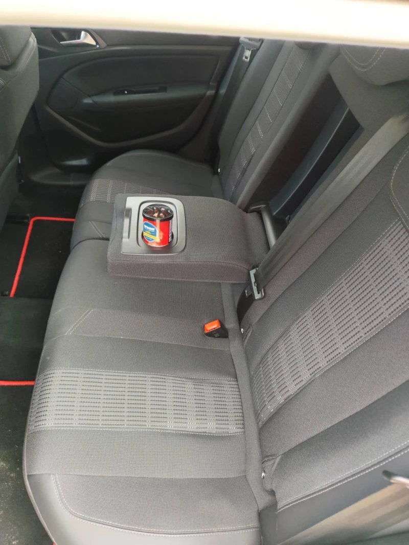 Peugeot 308 1.2 бензин GT 130 коня турбо, снимка 11 - Автомобили и джипове - 51812568