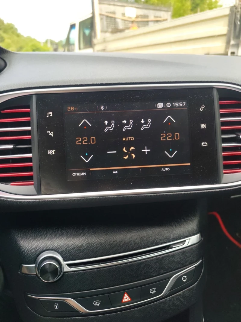 Peugeot 308 1.2 бензин GT 130 коня турбо, снимка 7 - Автомобили и джипове - 51812568